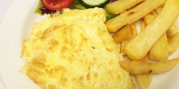 Ian’s main of omelette and chips