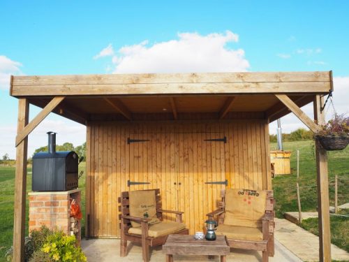 Romantic Glamping Getaway @ In The Stix, Rutland, UK ⋆ Who do I do